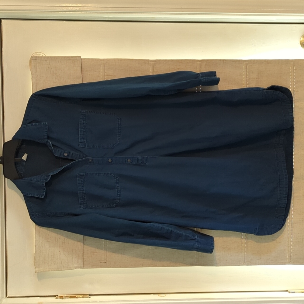 Old Navy Women's Sz Medium tunic, dark wash blue jean, Partial button down